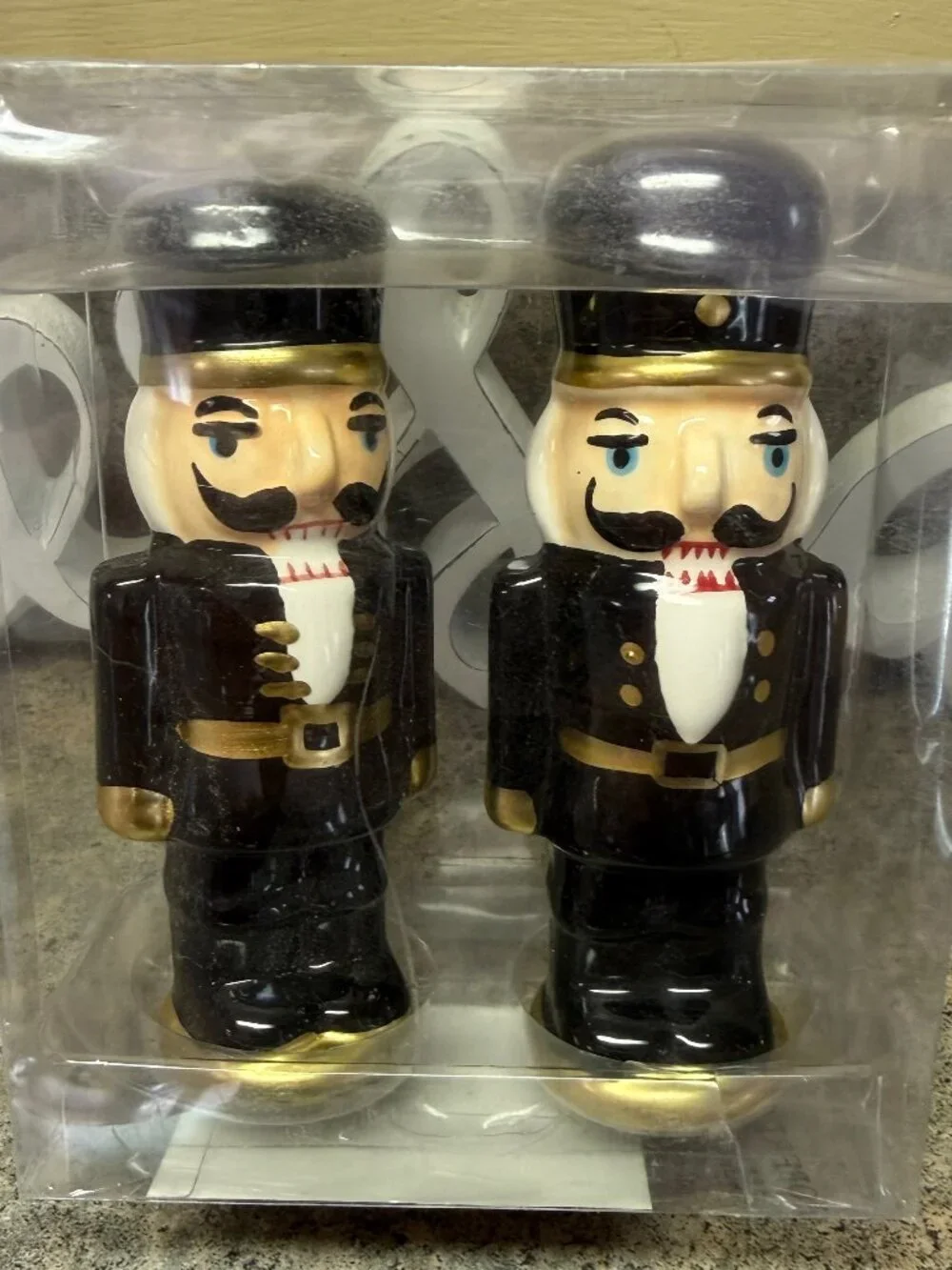 Robert Stanley Nutcracker Salt & Pepper Shakers NIB